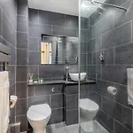 1 Bed In Oc-g34032 *
